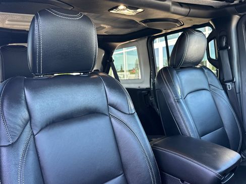 Used 2020 Jeep Wrangler Unlimited Sahara AWD/4WD image 16