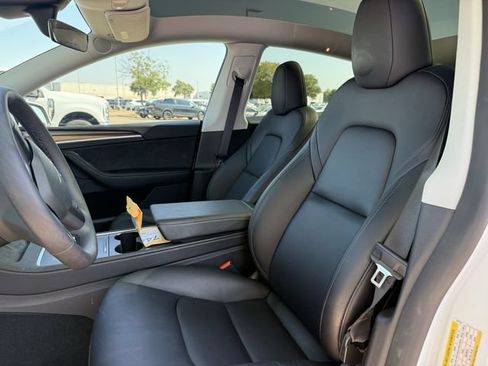 Used 2024 Tesla Model Y Long Range AWD/4WD image 19
