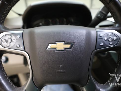 Used 2019 Chevrolet Suburban LT AWD/4WD image 23