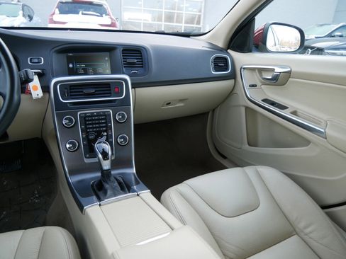 Used 2014 Volvo S60 T5 image 14