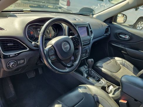 Used 2020 Jeep Cherokee Latitude Plus image 13