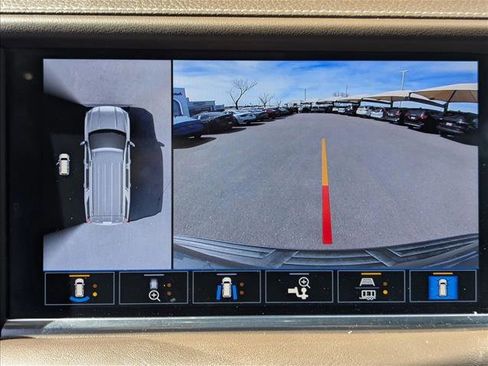 Used 2021 GMC Yukon Denali w/ Denali Premium Package image 13