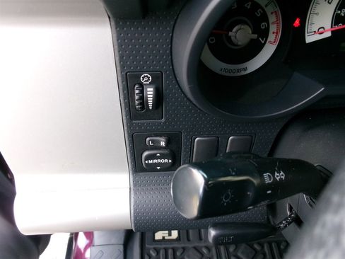 Used 2007 Toyota FJ Cruiser 2WD image 45