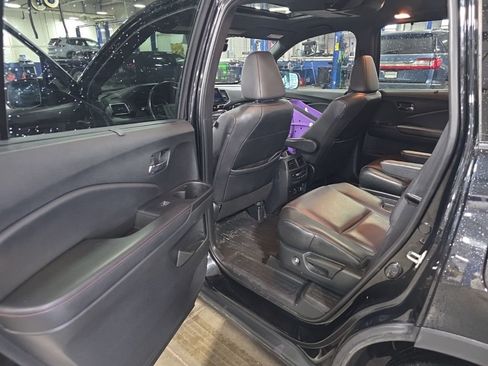 Used 2021 Honda Pilot Black Edition image 7