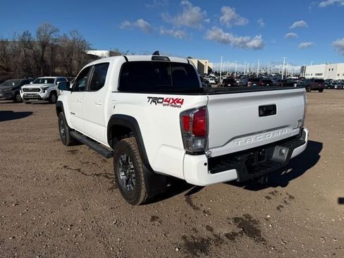 Used 2020 Toyota Tacoma TRD Off-Road w/ Technology Package image 3