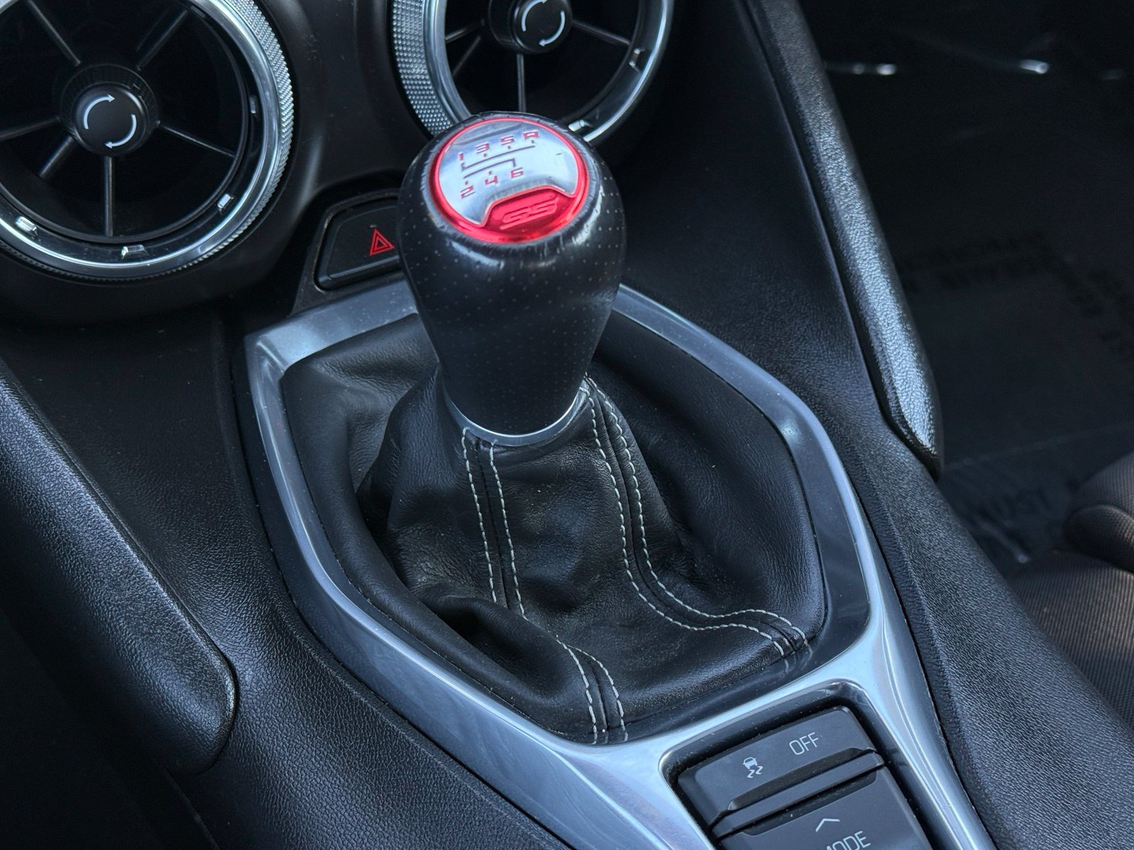 Used 2018 Chevrolet Camaro SS RWD image 30