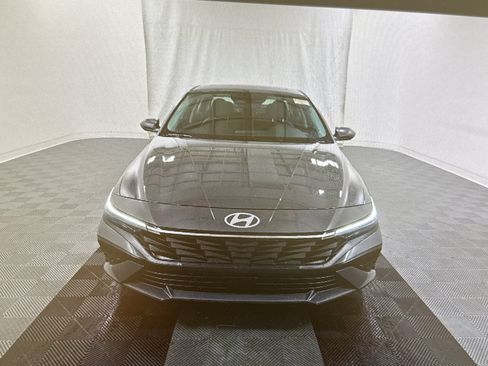 Used 2026 Hyundai Elantra Limited FWD image 15