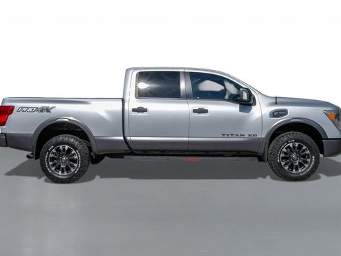 Used 2019 Nissan Titan PRO-4X image 5