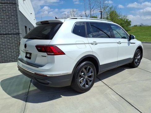 Used 2023 Volkswagen Tiguan SE AWD/4WD image 7