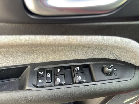 Used 2024 Jeep Compass Latitude AWD/4WD image 21