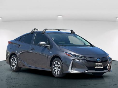 Used 2022 Toyota Prius Prime XLE FWD image 9