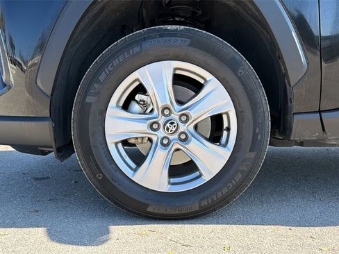 Certified 2025 Toyota RAV4 LE image 40