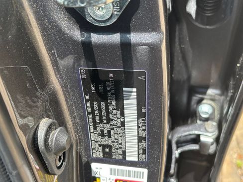 Used 2025 Toyota Highlander XSE AWD/4WD image 29