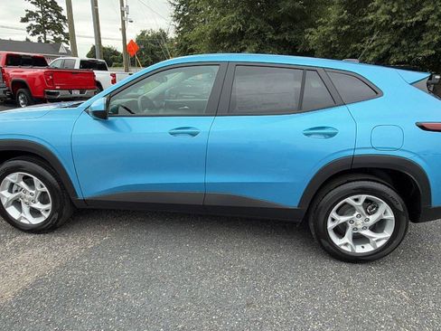 New 2026 Chevrolet Trax LS w/ LS Convenience Package FWD image 11