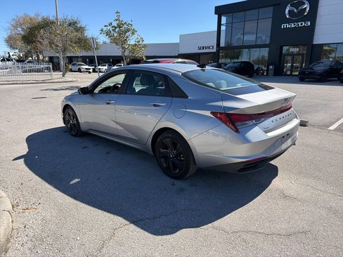 Used 2021 Hyundai Elantra SEL w/ Convenience Package image 10