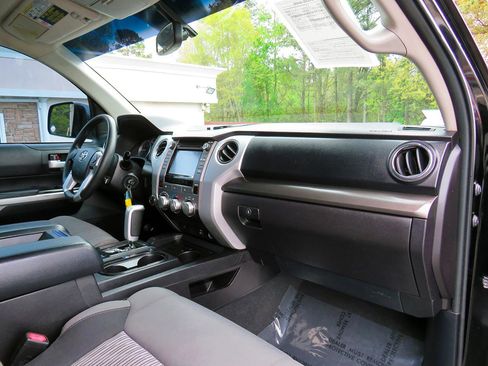 Used 2015 Toyota Tundra SR5 w/ SR5 Upgrade Package image 16