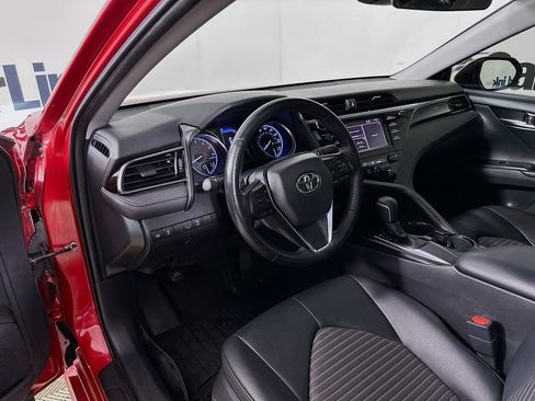 Used 2019 Toyota Camry SE FWD image 10