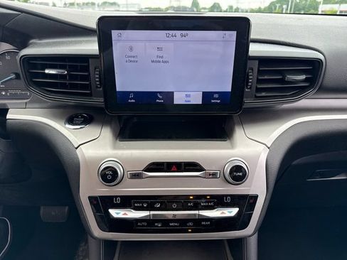 Used 2021 Ford Explorer XLT AWD/4WD image 56