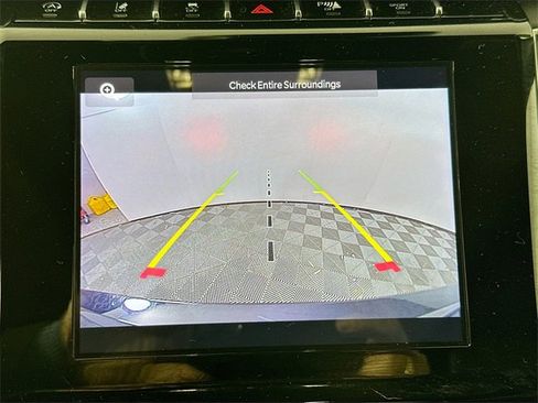 Used 2023 Jeep Grand Cherokee L Laredo image 13