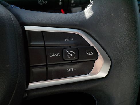 Used 2022 Jeep Compass Latitude image 25