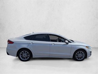 Used 2019 Ford Fusion SE FWD video 4