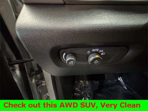 Used 2022 Chevrolet Traverse LT image 22