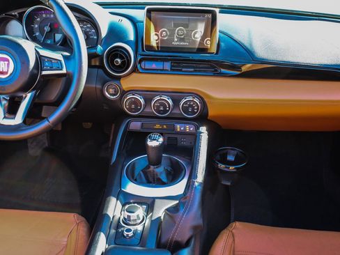 Used 2017 FIAT 124 Spider Lusso image 32