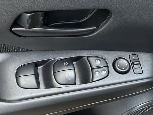 New 2025 Nissan Kicks Play S image 12