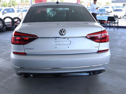 Used 2017 Volkswagen Passat 1.8T R-Line FWD image 8