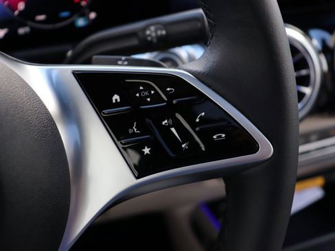 Certified 2025 Mercedes-Benz GLB 250 image 37