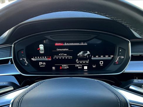 Used 2023 Audi A8 L 3.0T image 25