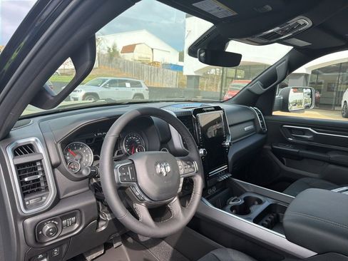 New 2026 RAM 1500 4x4 Crew Cab image 19