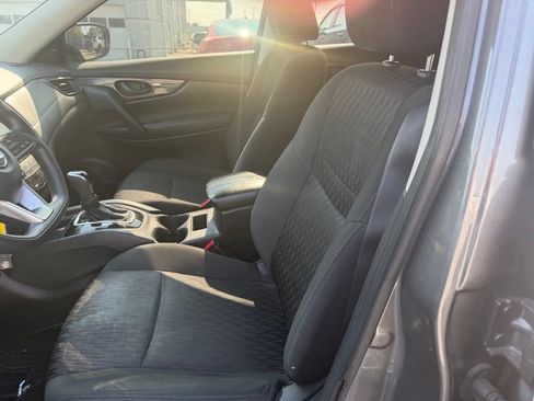 Used 2020 Nissan Rogue S FWD image 15