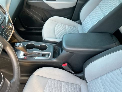 Used 2020 Chevrolet Equinox LS FWD image 25