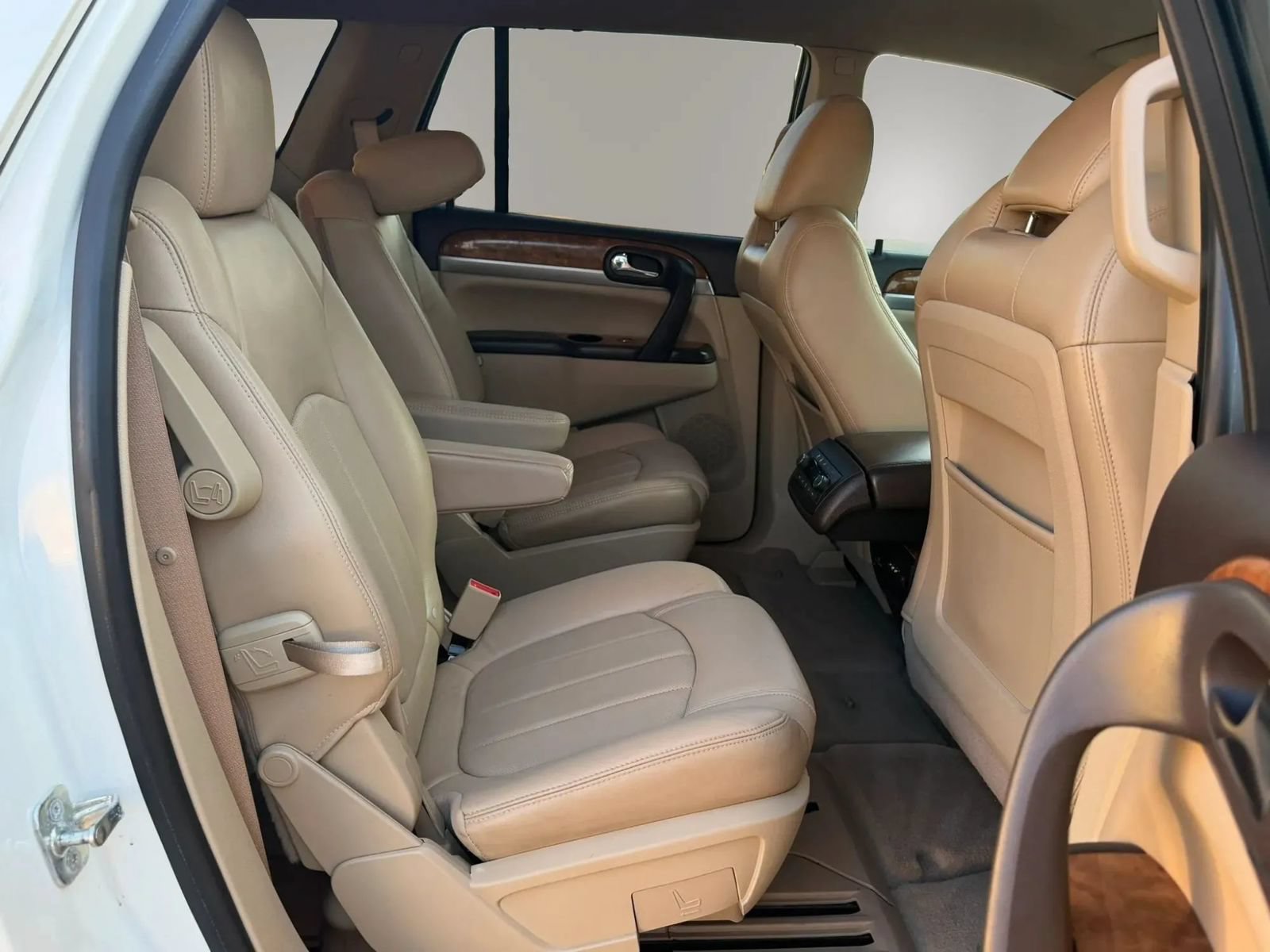 Used 2011 Buick Enclave CXL w/ Trailering Provision Package FWD image 19