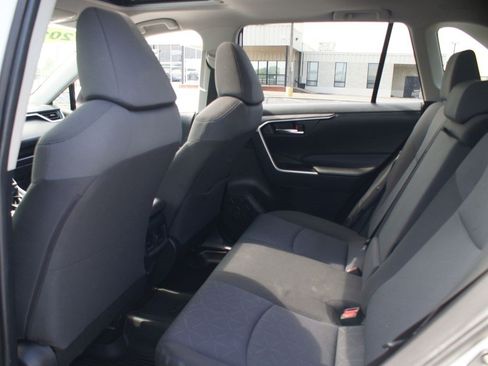 Used 2019 Toyota RAV4 XLE w/ Convenience Package FWD image 15