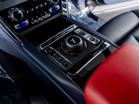 Used 2023 Rolls-Royce Cullinan image 46