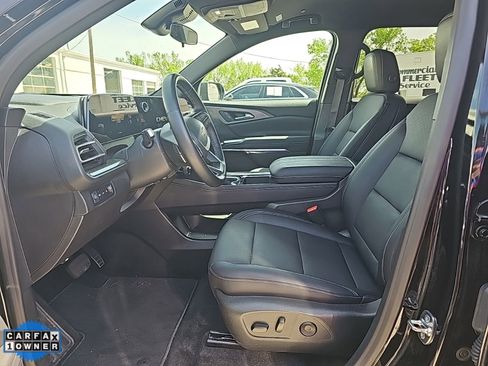 Used 2026 Chevrolet Traverse LT image 3