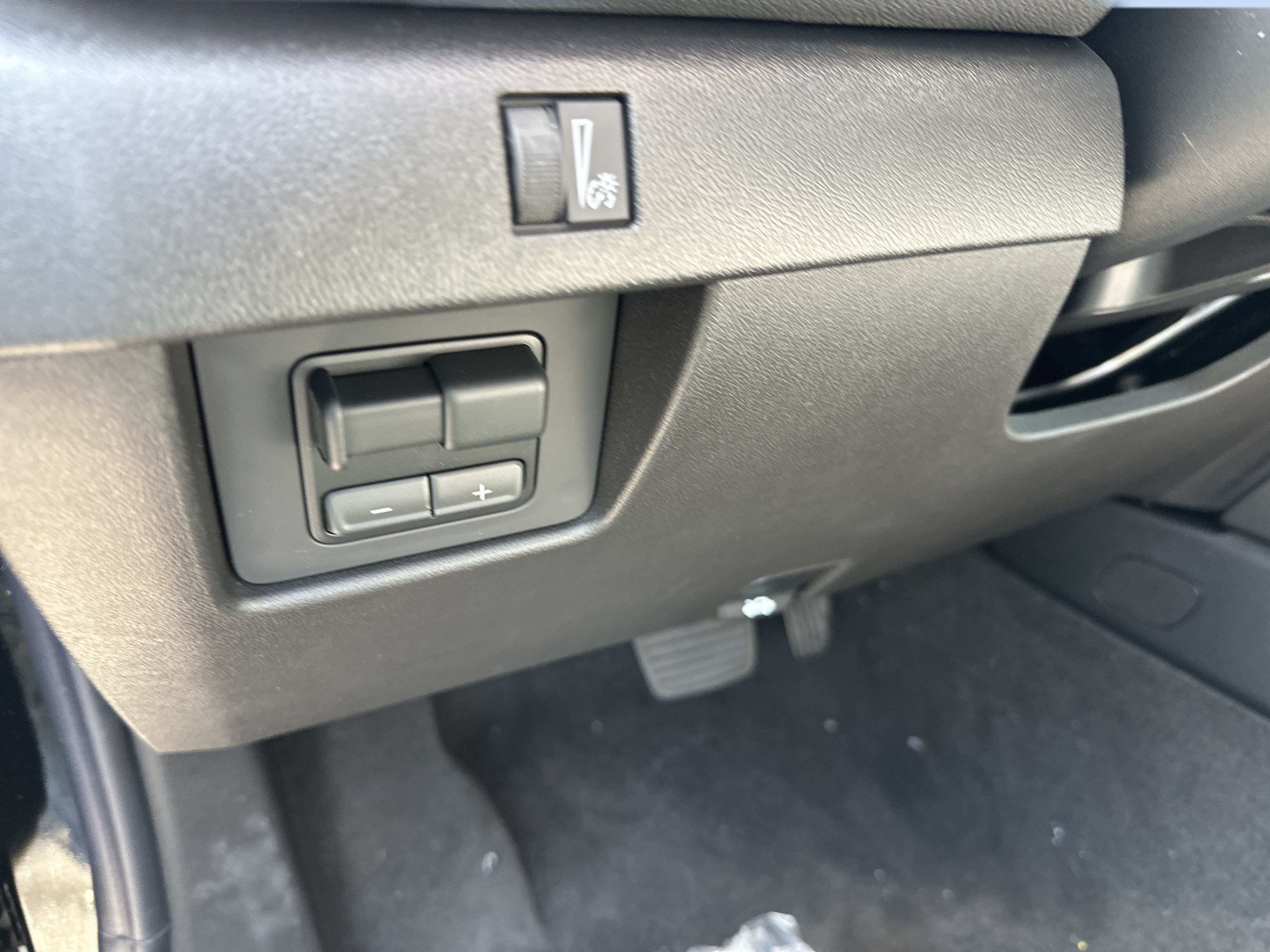 New 2026 Chevrolet Colorado LT w/ LT Convenience Package AWD/4WD image 9