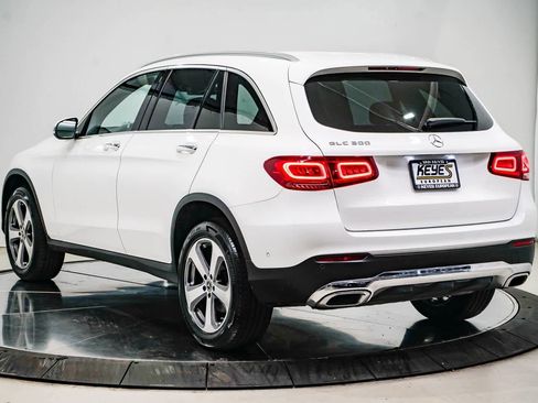 Used 2022 Mercedes-Benz GLC 300 image 2