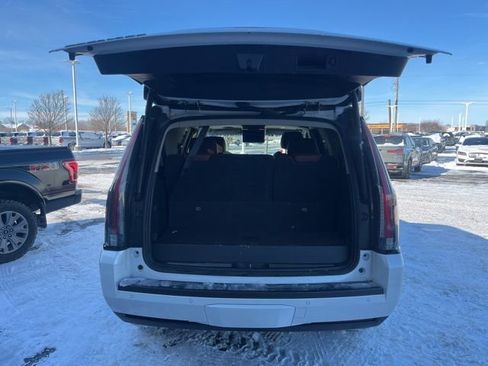 Used 2016 Cadillac Escalade Premium image 10