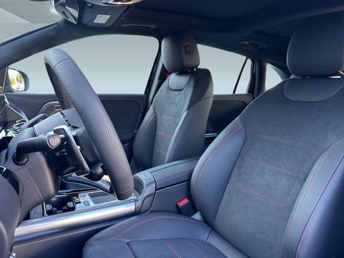 New 2026 Mercedes-Benz GLA 35 AMG 4MATIC image 5