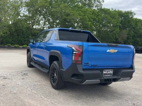 New 2025 Chevrolet Silverado EV LT image 7
