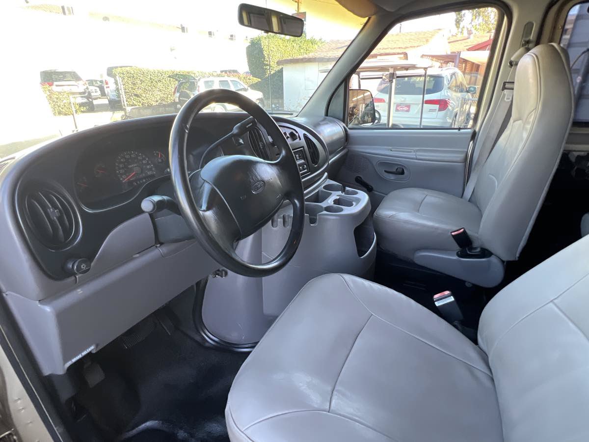 Used 2000 Ford E-350 and Econoline 350 XL RWD image 9