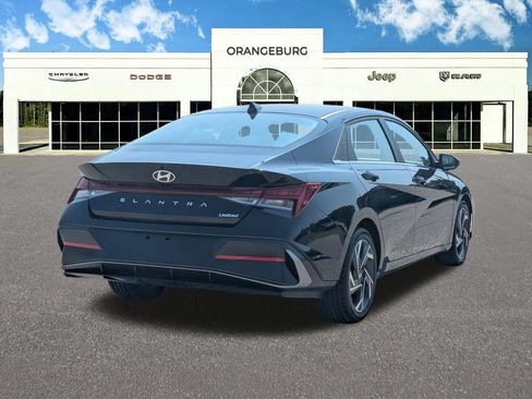Used 2025 Hyundai Elantra Limited FWD image 8