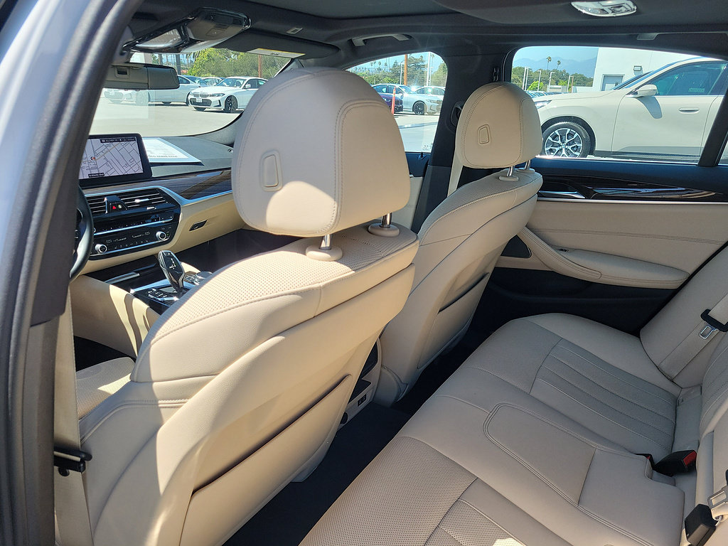 Used 2023 BMW 530i w/ Premium Package RWD image 13