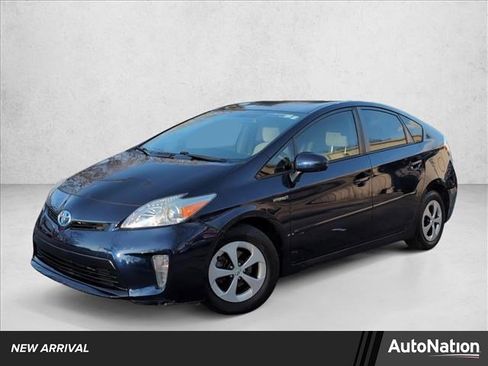 Used 2014 Toyota Prius Two image 1