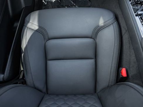 Used 2025 Volvo XC90 B6 Plus image 31