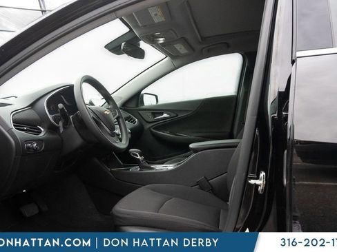 Used 2023 Chevrolet Malibu LT image 3