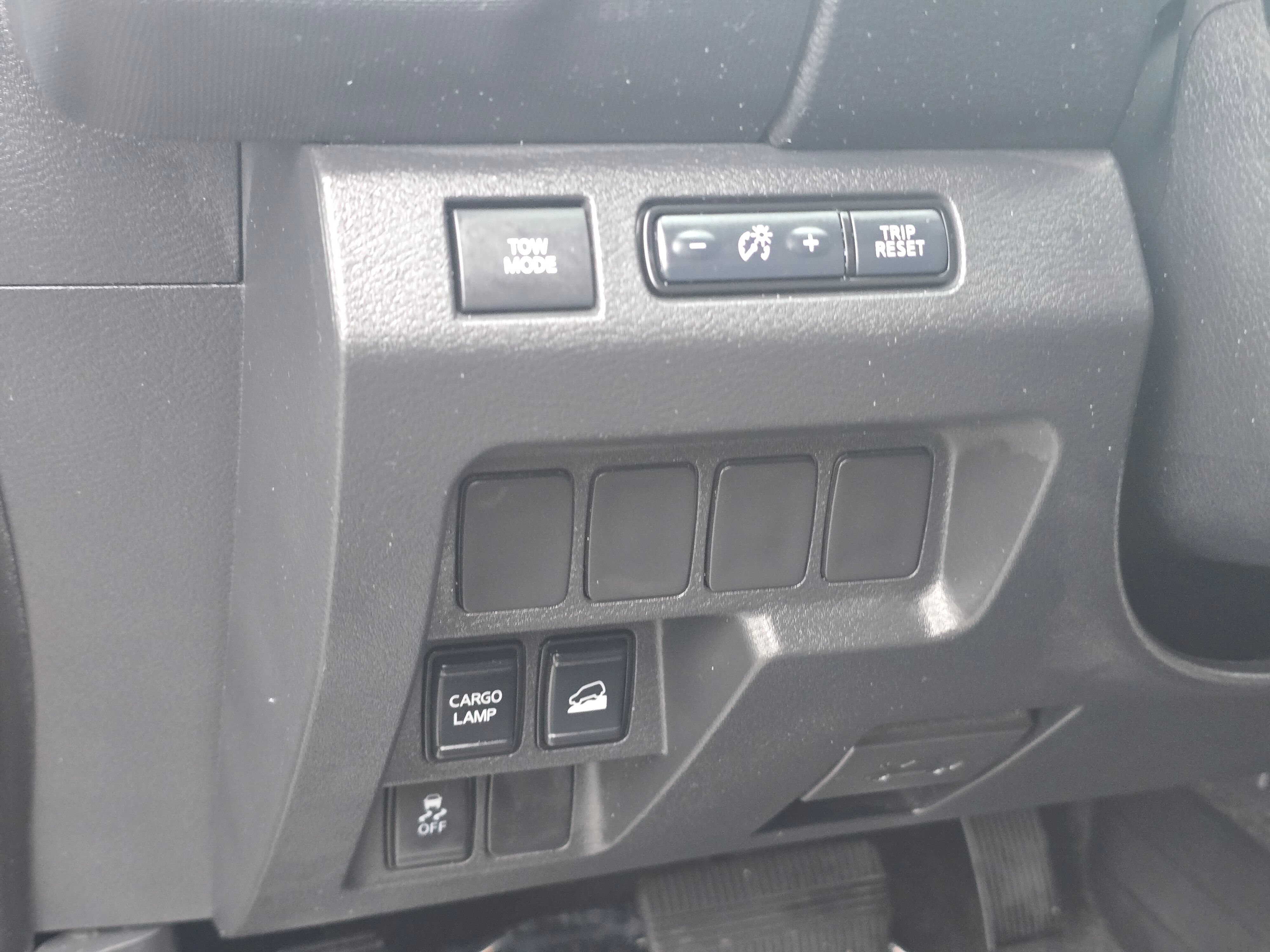 Used 2022 Nissan Frontier SV AWD/4WD image 25